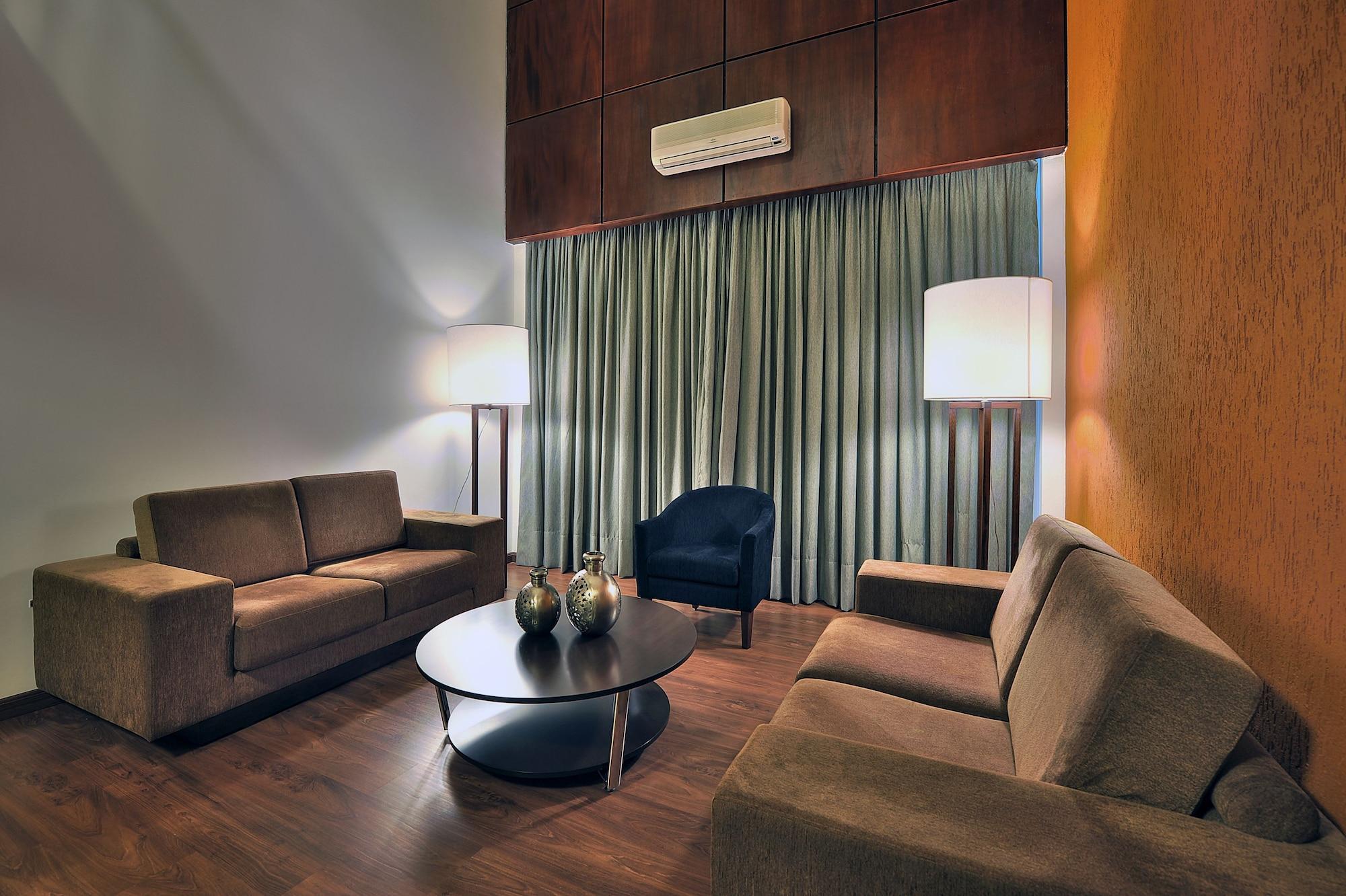 Hotel Deville クリチバ エクステリア 写真