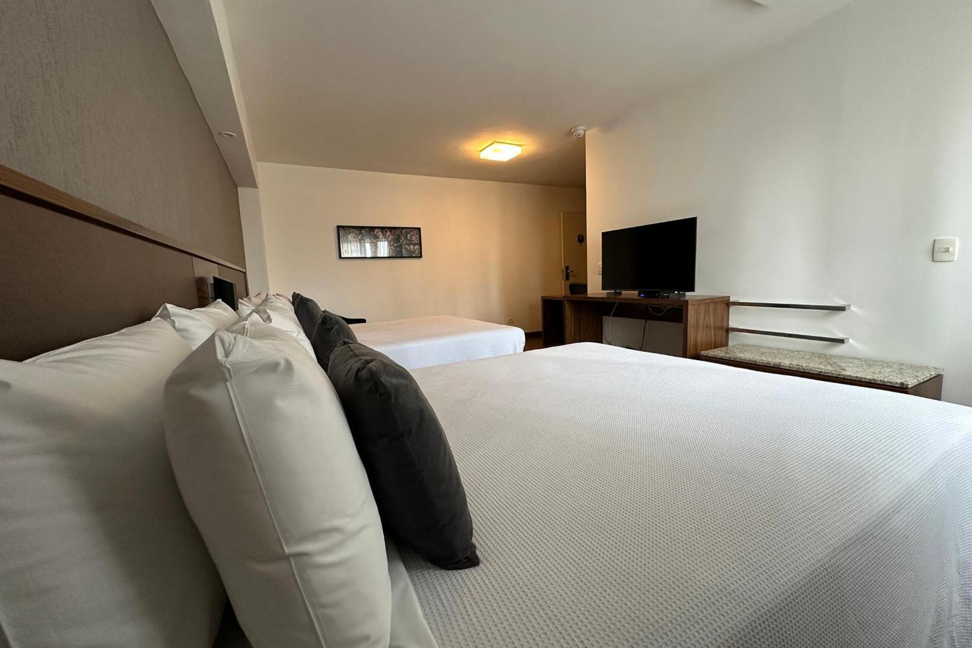 Hotel Deville クリチバ エクステリア 写真