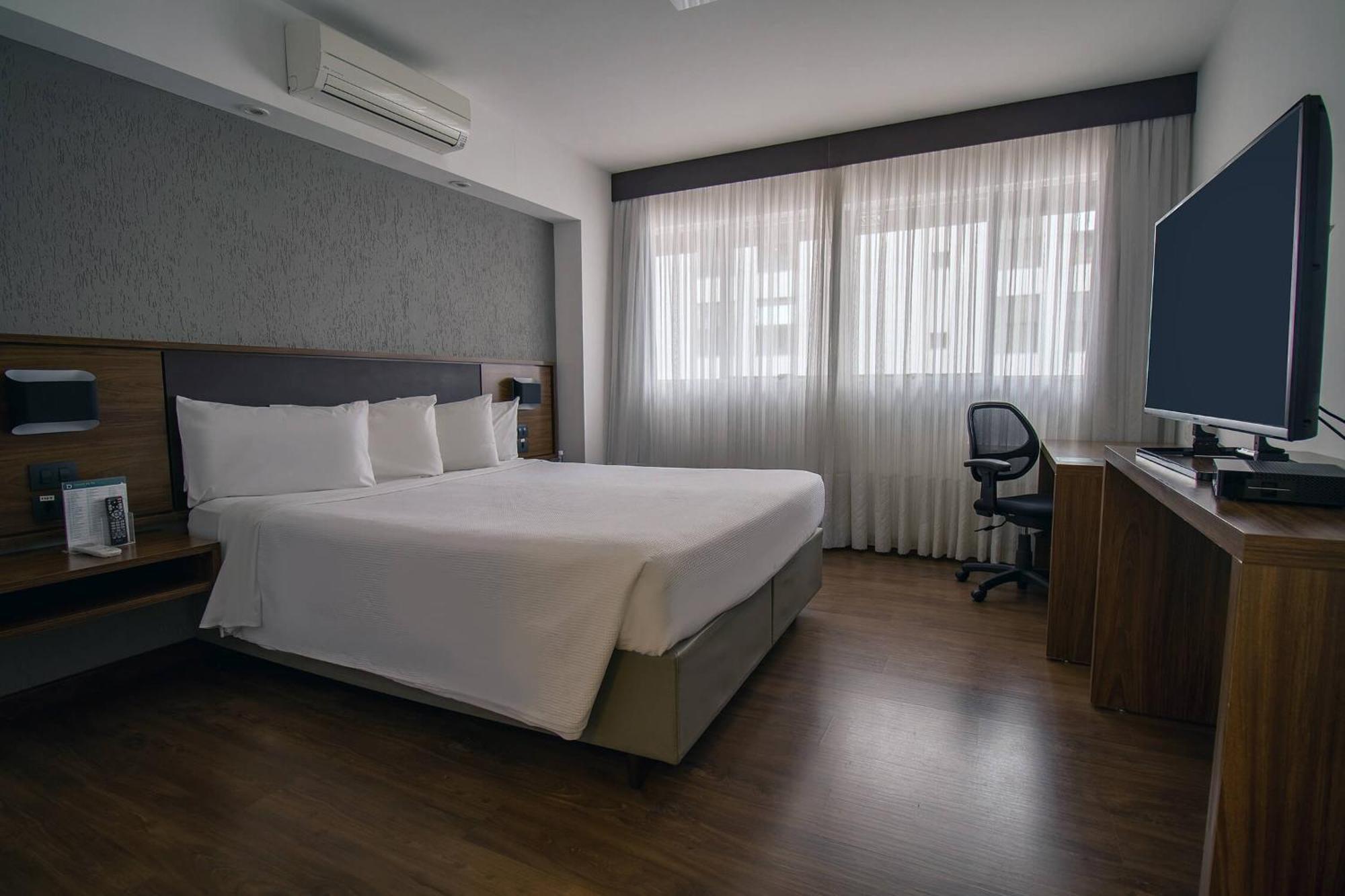 Hotel Deville クリチバ エクステリア 写真