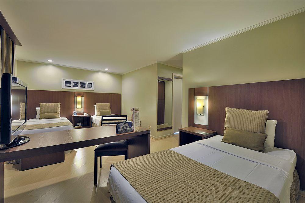 Hotel Deville クリチバ エクステリア 写真
